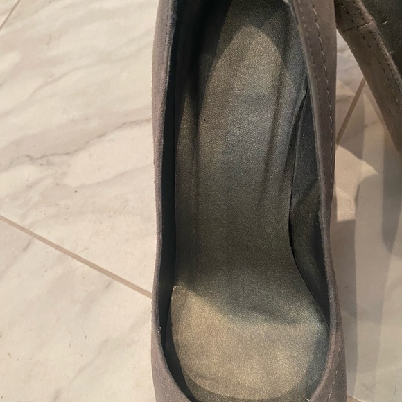 Vaneli Peep Toe Platform Pump. Gray Suede.  3 3/4 heel with 3/4 platform. - Picture 4 of 12